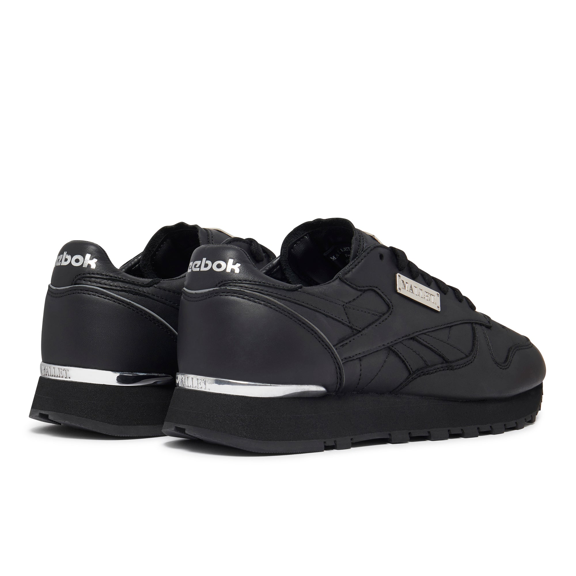 Black deals reebok classics