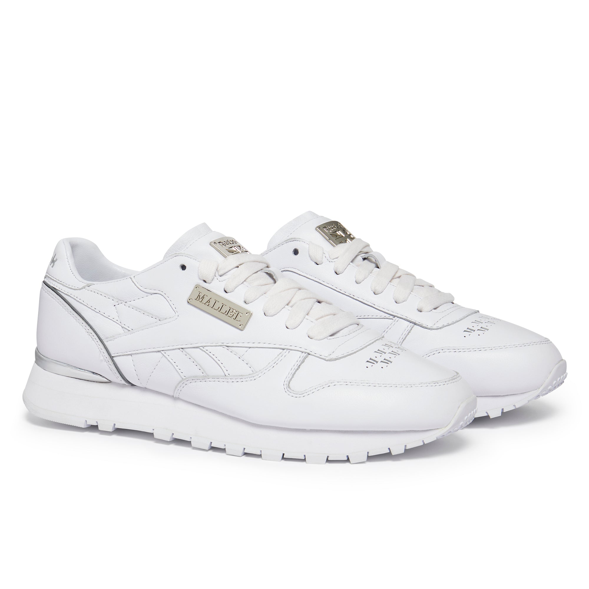 Reebok classic best sale white trainers